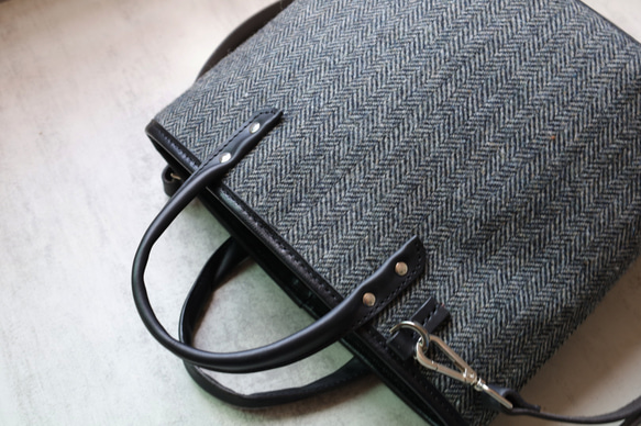 「ウール×革の組み合わせ」シンプル実用的なトートバッグ 中　手持ち 肩掛け 2WAY 鞄 11枚目の画像