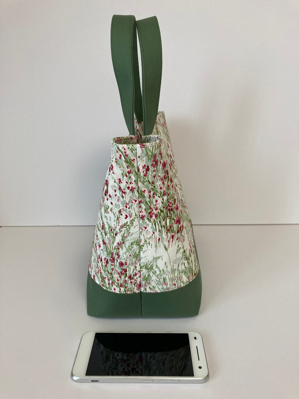 ローラ・アシュレイの花柄プリントの大きめトートバッグ　#149 7枚目の画像