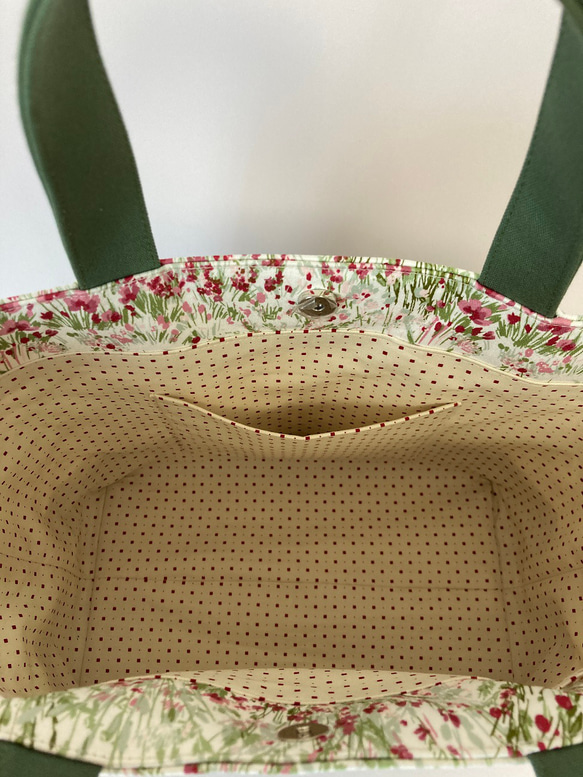 ローラ・アシュレイの花柄プリントの大きめトートバッグ　#149 4枚目の画像