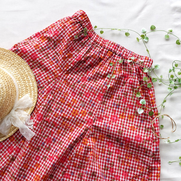 【送料無料】リバティプリント《１４枚ハギスカート》チェックミラベル（赤系）フリーサイズ　ウエストゴム　洋服 3枚目の画像