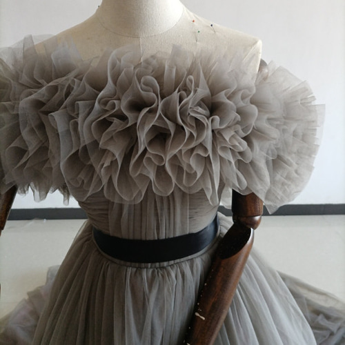 ブラウンカラードレス オフショルダーの2WAYドレス ロングトレーン  