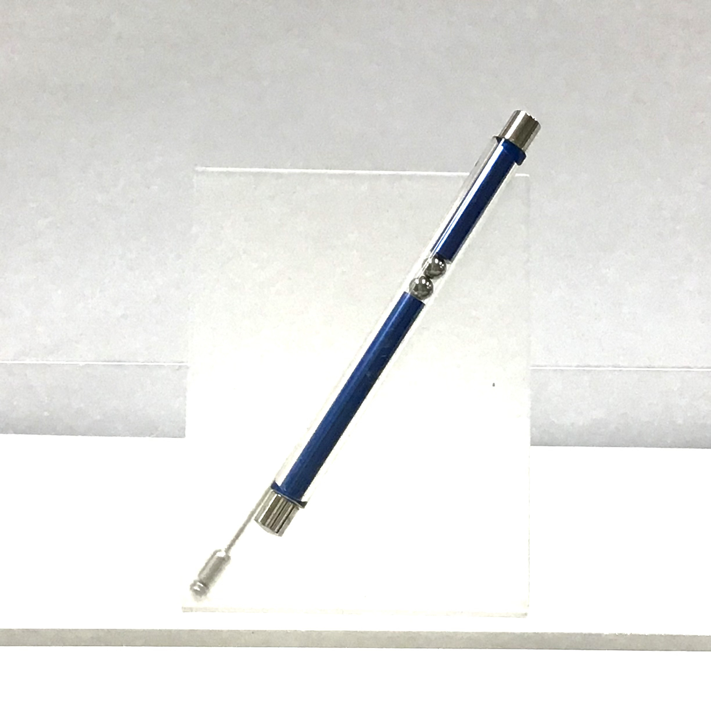 アートシリーズ「Stick」ピンブローチNo.4085ﾌﾞﾙｰ