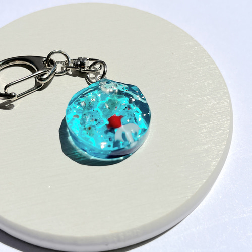 220 コバルトブルー✴ちょうちょ✴雪の結晶✴レジンキーホルダー