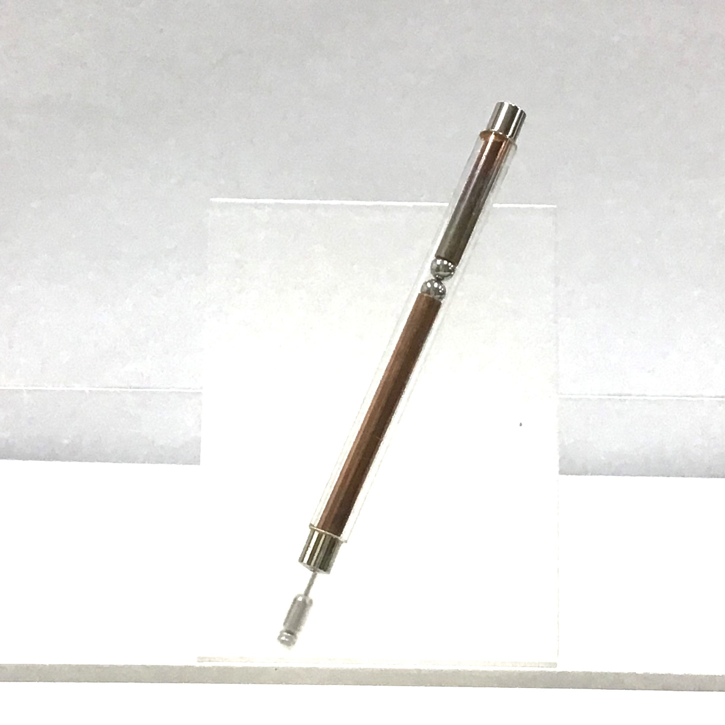 アートシリーズ「Stick」ピンブローチNo.4085　ｶｯﾊﾟｰ