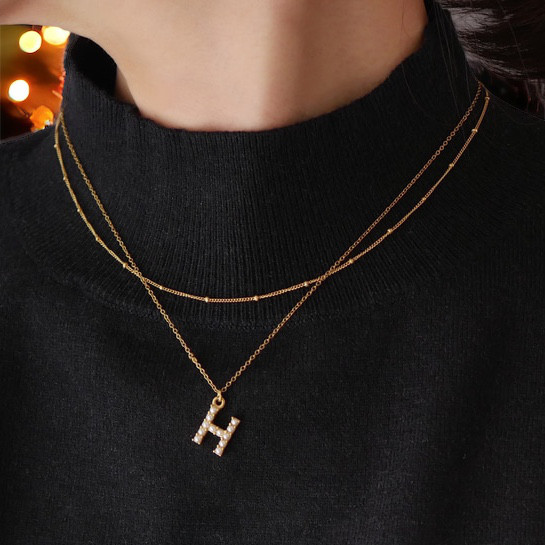 2本セット 金アレ対応 イニシャルパールネックレスとバックスタイルもかわいい華奢チェーンネックレス