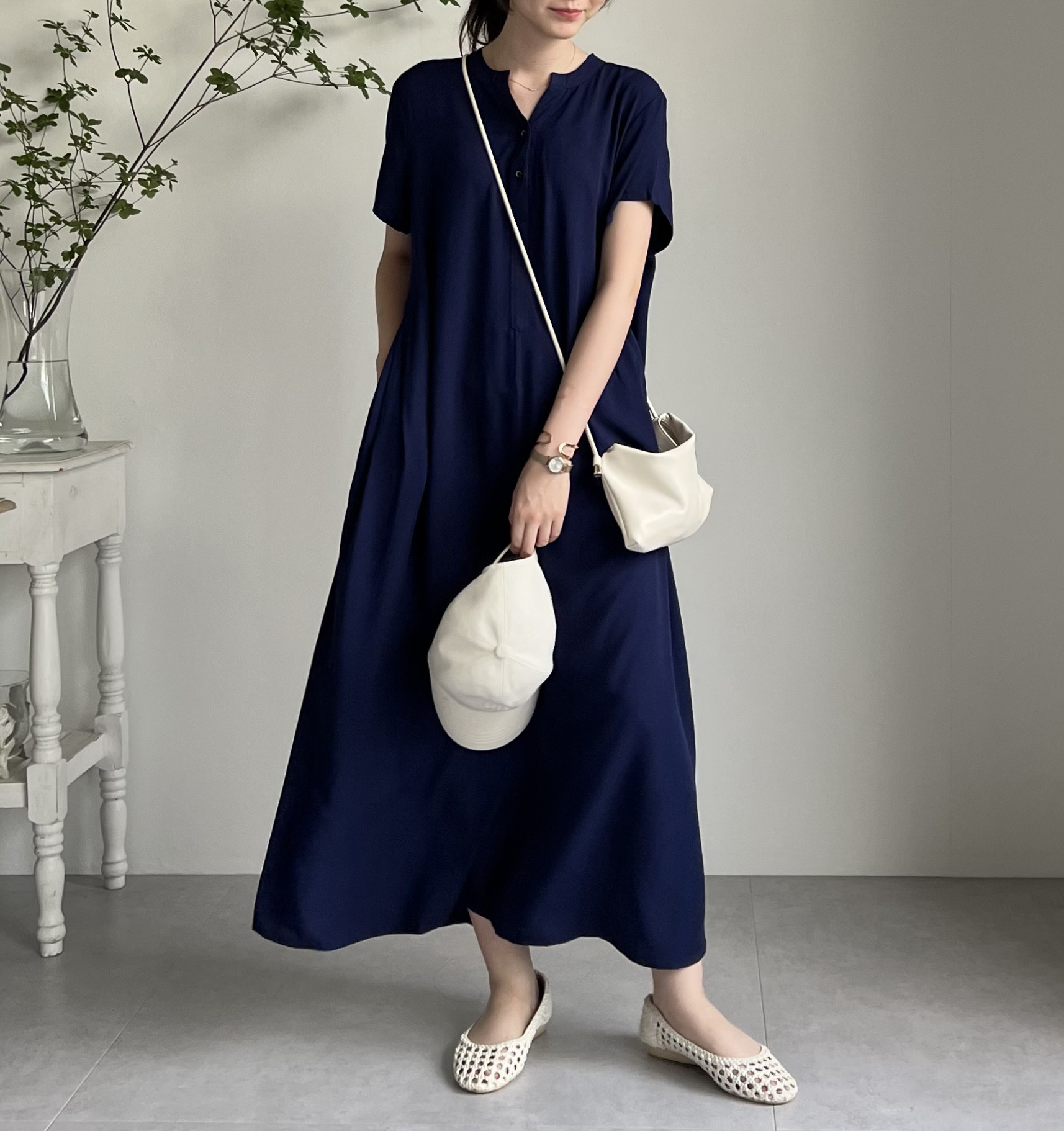 人気 送０テロンと１枚で着れる 冷感夏生地の半袖ワンピース 細見えワンピース トールサイズも【半袖ネイビーワンピ−ス】