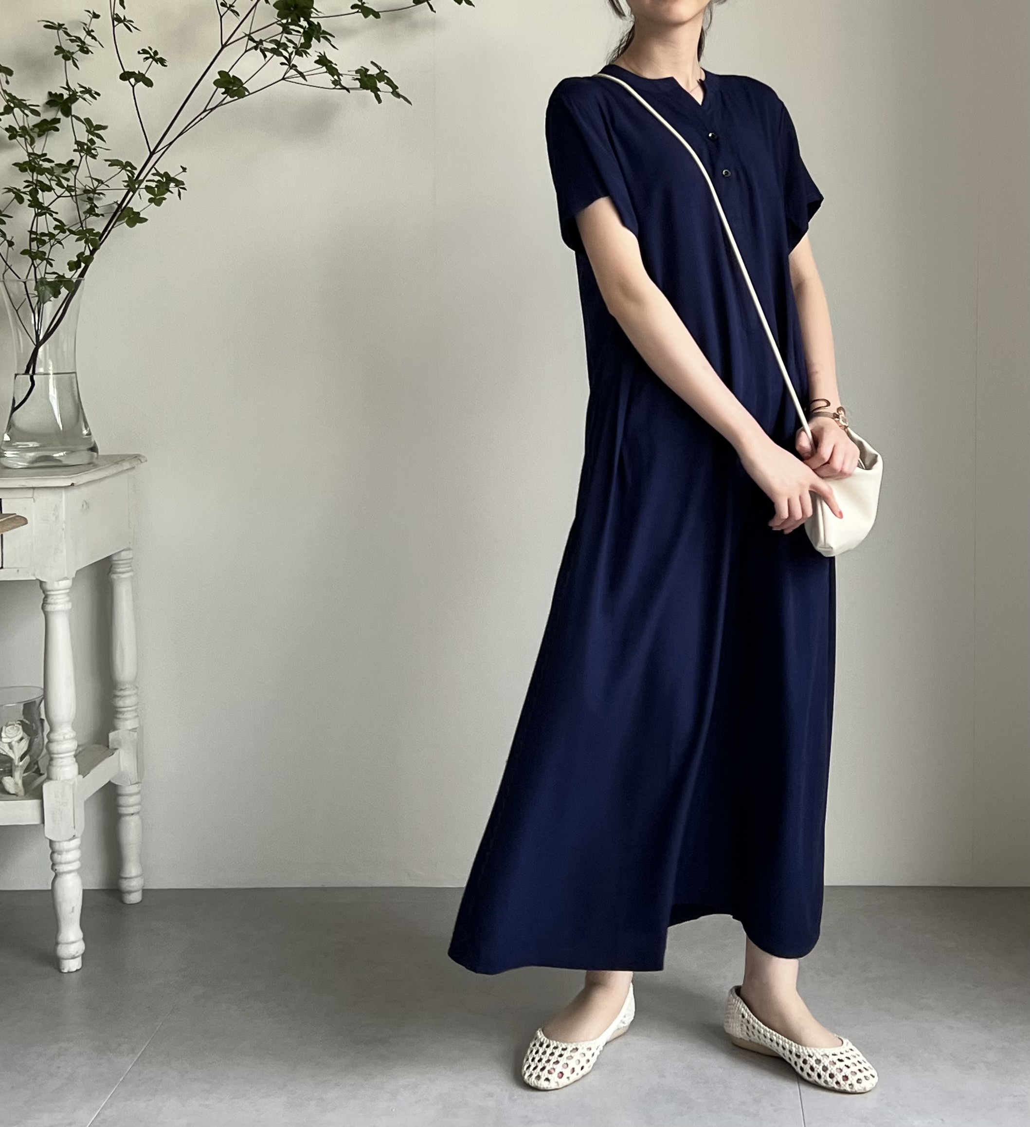 人気 送０テロンと１枚で着れる 冷感夏生地の半袖ワンピース 細見えワンピース トールサイズも【半袖ネイビーワンピ−ス】