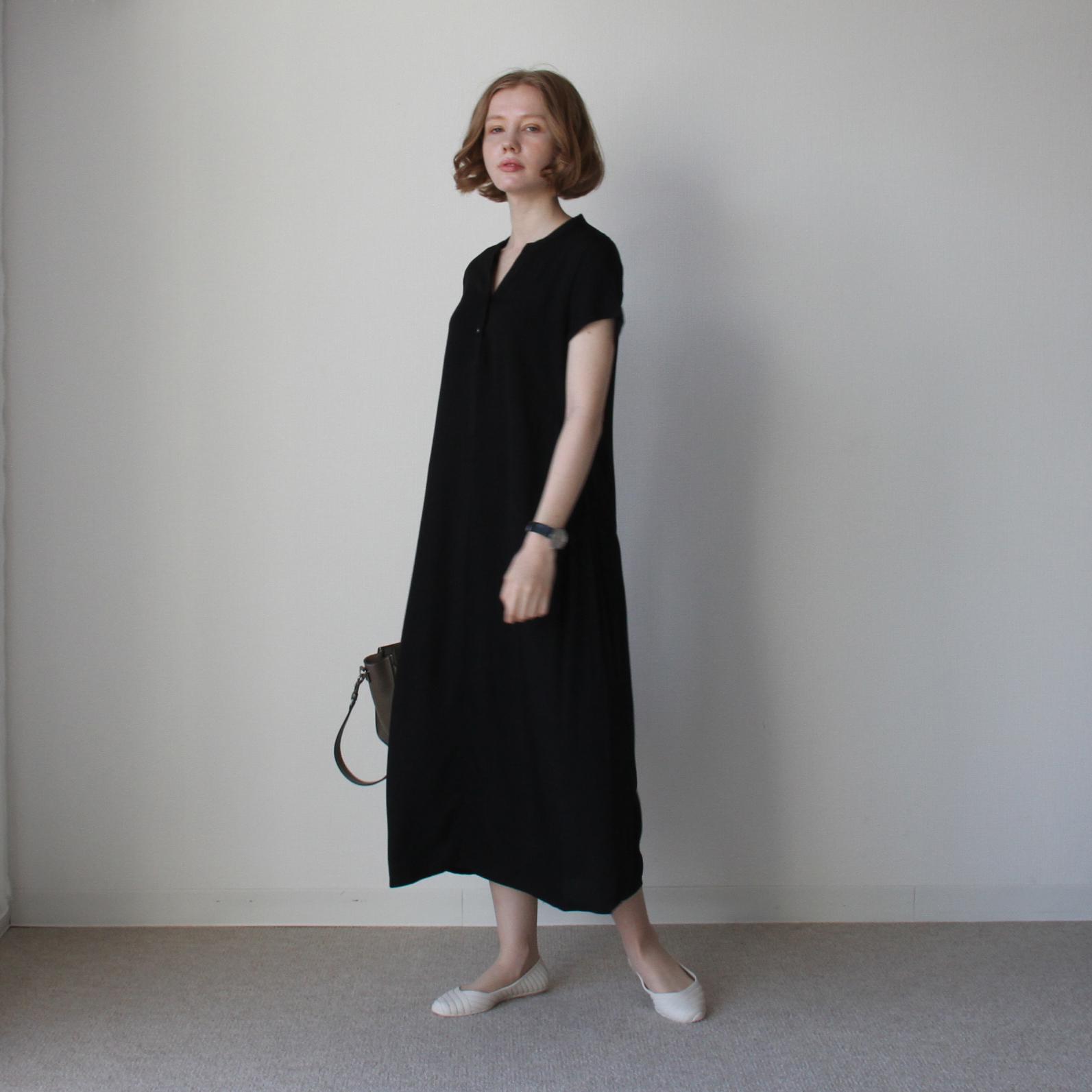 人気 送０テロンと１枚で着れる 冷感夏生地の半袖ワンピース 細見えワンピース トールサイズも【半袖ネイビーワンピ−ス】