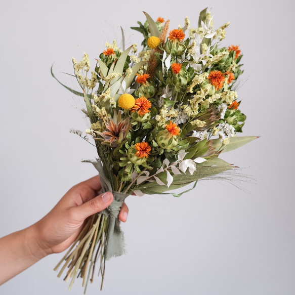 ハンドメイド 花と葉のスワッグ 夏のドライフラワースワッグ＊サマースワッグ＊ベニバナスワッグ