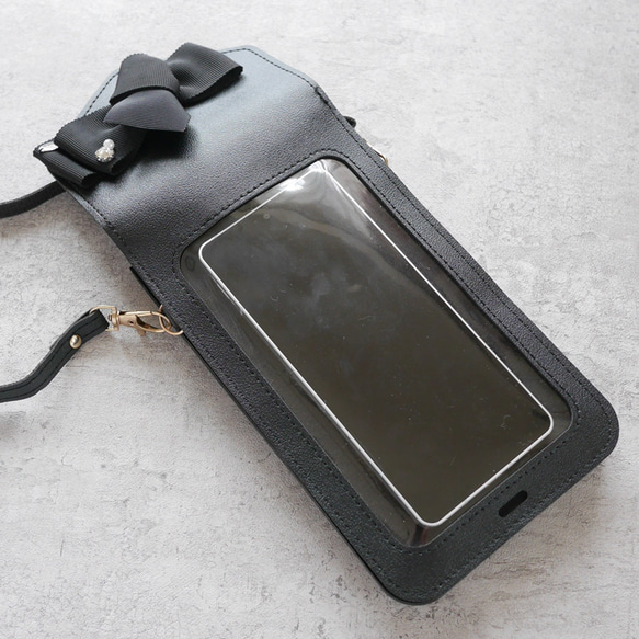 【受注制作】大人可愛いリボンのスマホショルダー ブラック 黒 スマホポーチ 機能性 財布 リボン パール 4枚目の画像