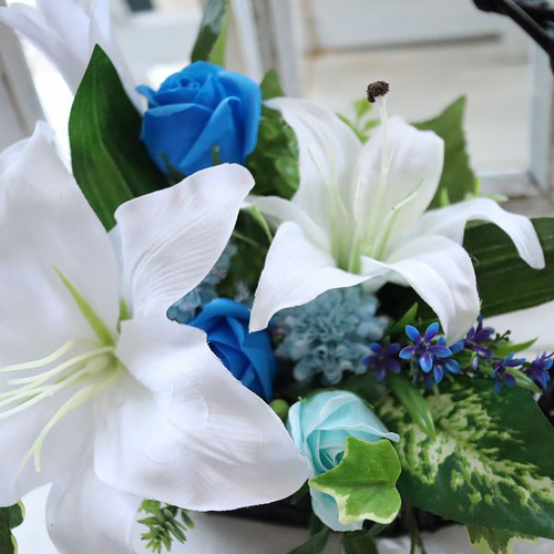 お供え フラワーアレンジメント 百合 造花 お悔み 新盆 大切な方へ 145