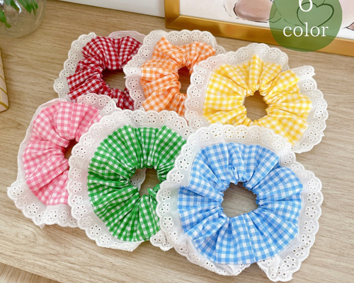 ハンドメイド♡♡ファーバンスクリップ♡Fancy赤ギンガム リボンヘアクリップ 赤 ギンガムチェック いちごチャーム ファー