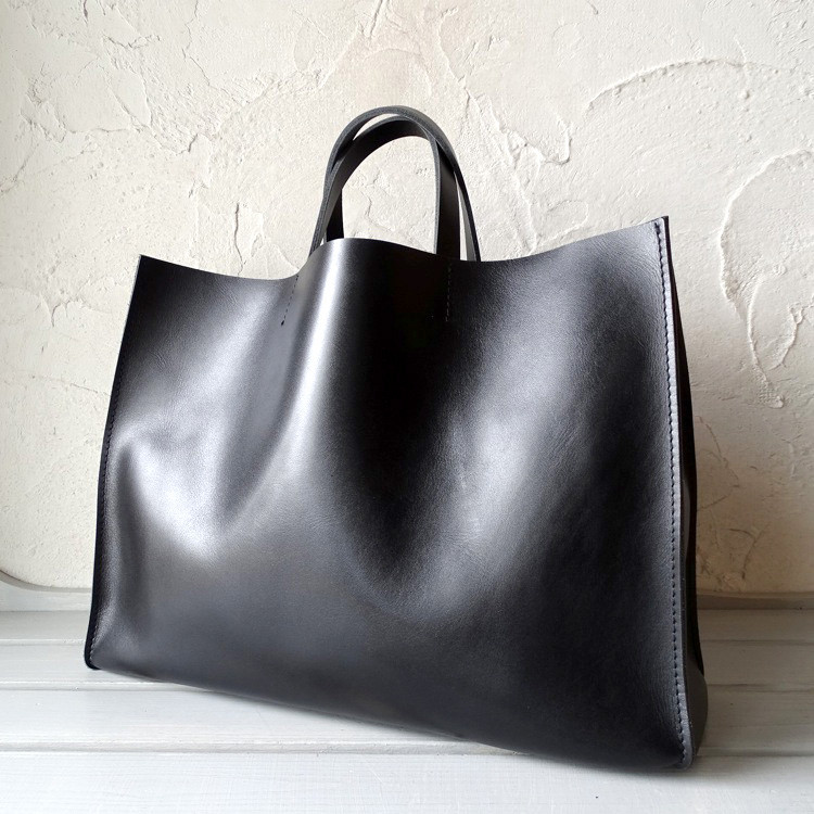 A4対応 PCバッグ 底板付 手持ち ビジネス シンプル 革 オリジナル