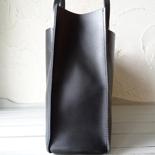 A4対応 PCバッグ 底板付 手持ち ビジネス シンプル 革 オリジナル