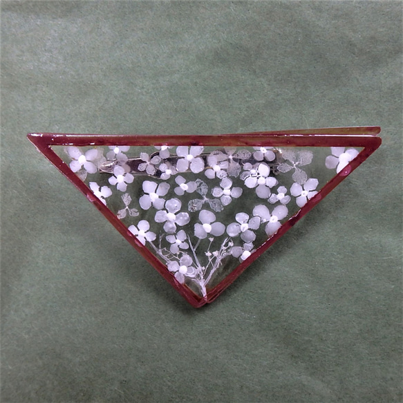 「紫陽花A」GLASS白灰釉画ブローチ　透明　アクセサリー　野草　野の花 3枚目の画像