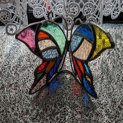 蝶々のステンドグラスB サンキャッチャー あがりふじ 通販 16103935