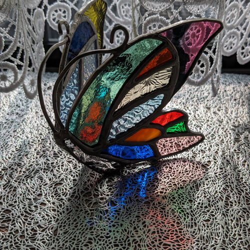 蝶々のステンドグラスB サンキャッチャー あがりふじ 通販 16103935