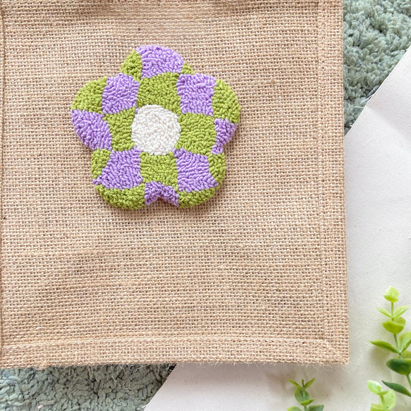 【送料込み】フラワー　チェック　ジュートバッグ　トート　花　グリーン　色違い　ランチバッグ　刺繍　韓国　ギフト　 4枚目の画像