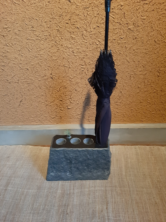 傘石　kasaishi　黒御影石の20 3枚目の画像
