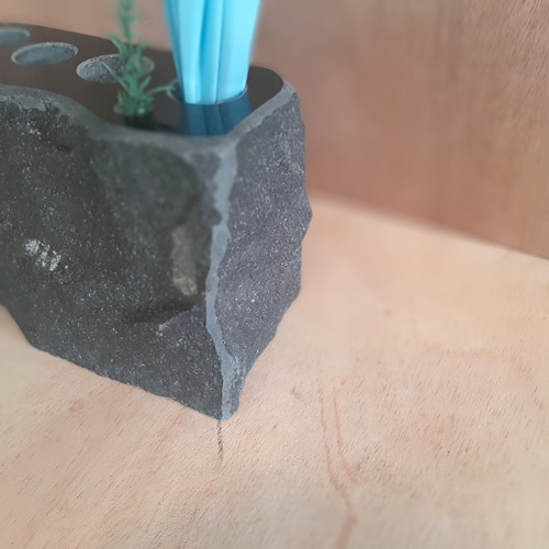 傘石 kasaishi 黒御影石の21 傘立て 石の暮らし 通販 16104176｜Creema