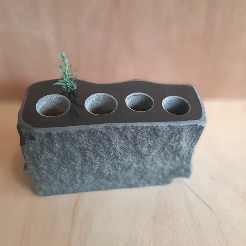 傘石 kasaishi 黒御影石の21 傘立て 石の暮らし 通販 16104176｜Creema