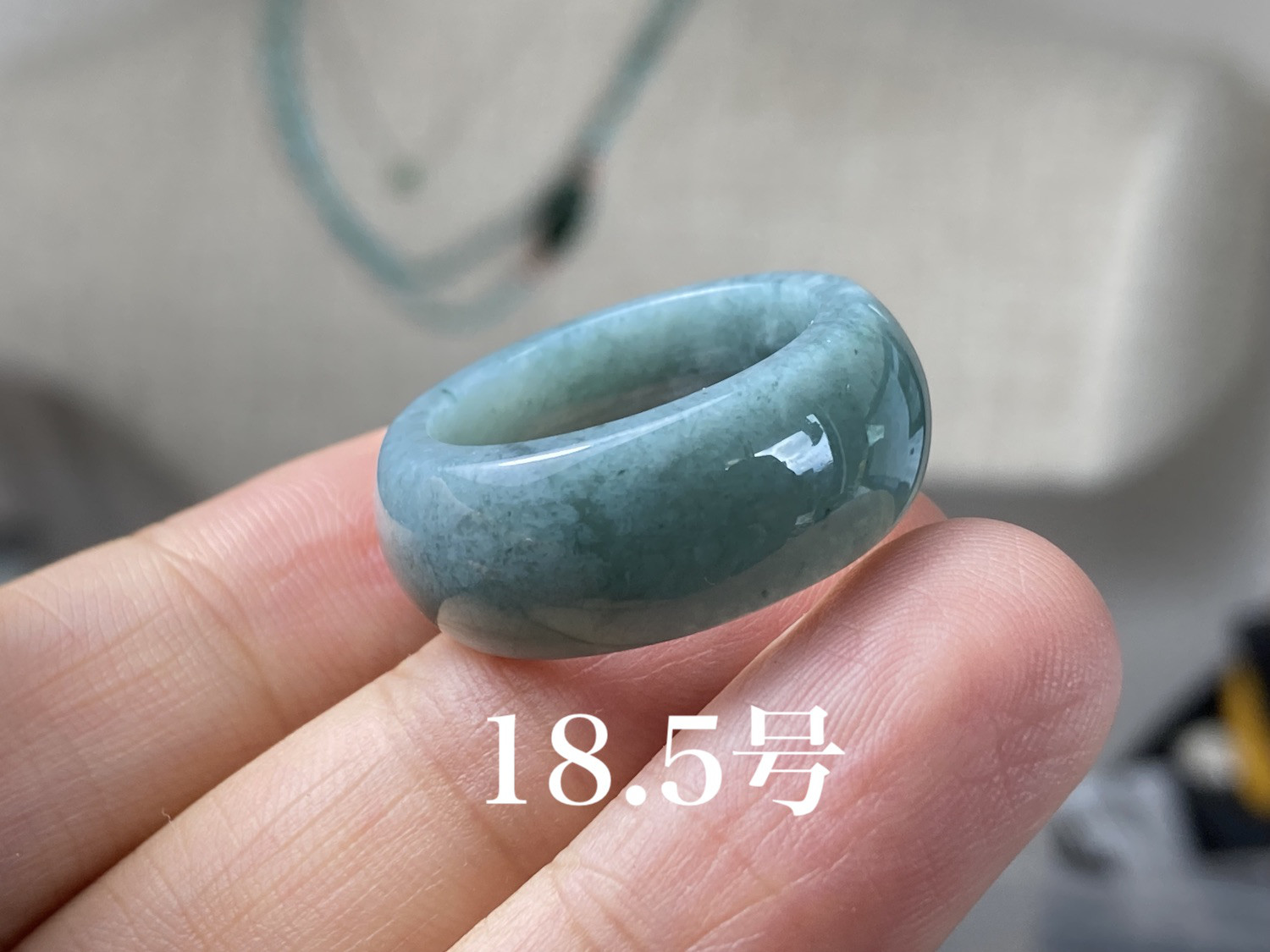 L201 糯種 藍水 18.5号 天然 グアテマラ産 本翡翠 くりぬき 広幅