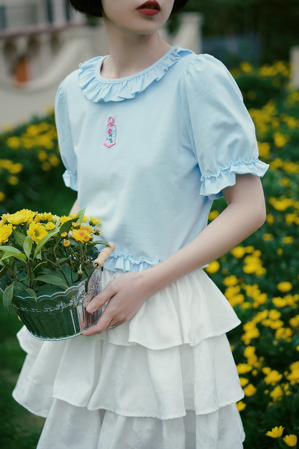 嬰兒藍色 復古薔薇少女短袖T恤 夏季浮雕貼花荷葉邊收腰上衣 第10張的照片