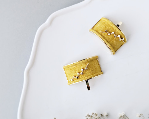 ミモザイエロー〜 本革♡スエード×ゴールドメタル 大人のためのポニー