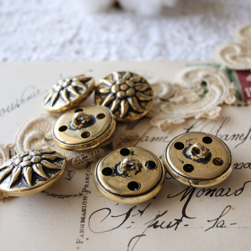 フランス 20㎜ アンティークボタン A1395 ゴールド ボタン vmt antique