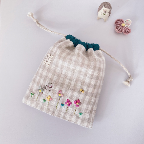 巾着袋 ねこ 花 刺繍 ほっこり ダーニング 可愛い 小物 リネン 小物