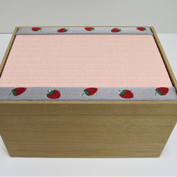 和紙畳飾り台収納BOX　いちご柄 1枚目の画像