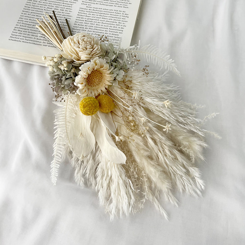 コンパクターとソーラーローズの ふわふわドライフラワースワッグ