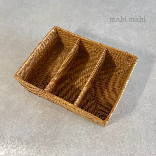 仕切り付きで小分けの保管 ♪大きめ長方形トレイ☆小物入れ ナチュラル