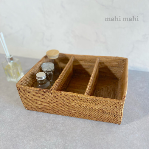 仕切り付きで小分けの保管 ♪大きめ長方形トレイ☆小物入れ ナチュラル