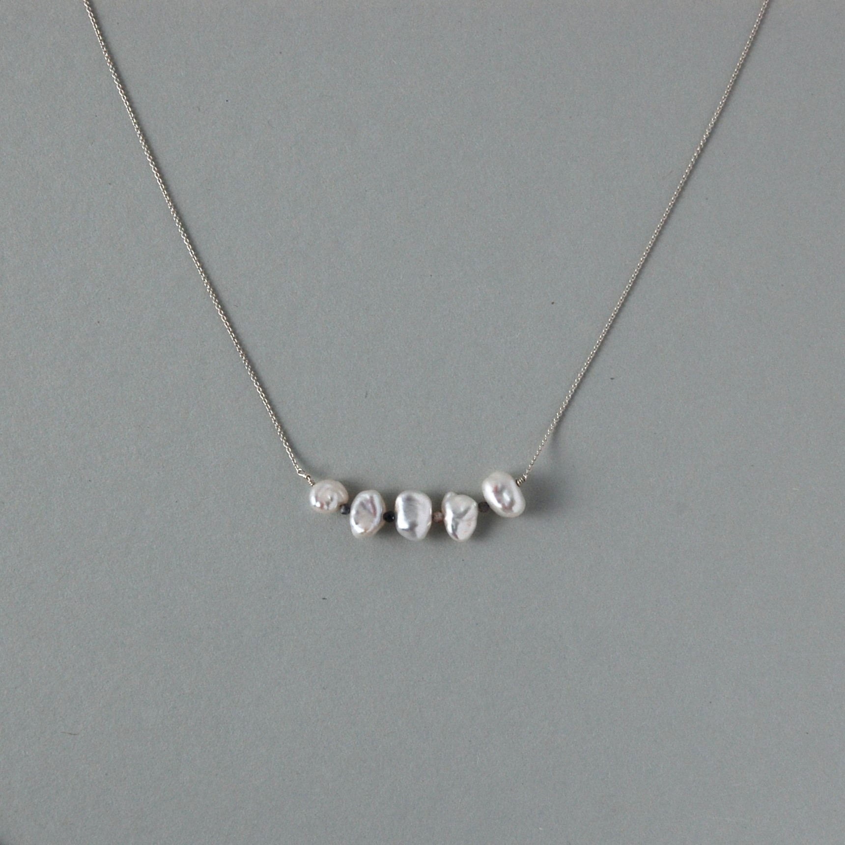 SV925 パールとグレーサファイアのネックレス