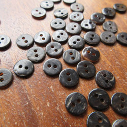 茶蝶貝のボタン　9mm　ナチャラルタイプ（2H）　20個 4枚目の画像