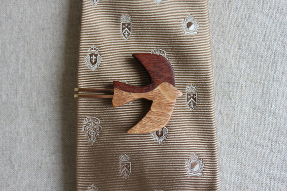 鳥木製ネクタイピン 8枚目の画像