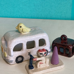 陶器雑貨　ねこ運転手の車型お香立て　ハイエース型　鳥かご乗せタイプ 2枚目の画像