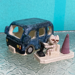陶器雑貨　ねこ運転手の車型お香立て　クラシックハイエース型　ネイビー 1枚目の画像