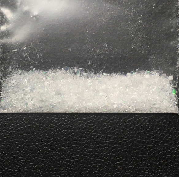 《合成オパール》(フローレスオパール) 原石 ウォーター/緑斑 0.4g ⑬ 1枚目の画像