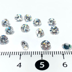 キュービックジルコニアAAA　ラウンドファセットカット5×5mm 2個　ハンドメイド素材 3枚目の画像