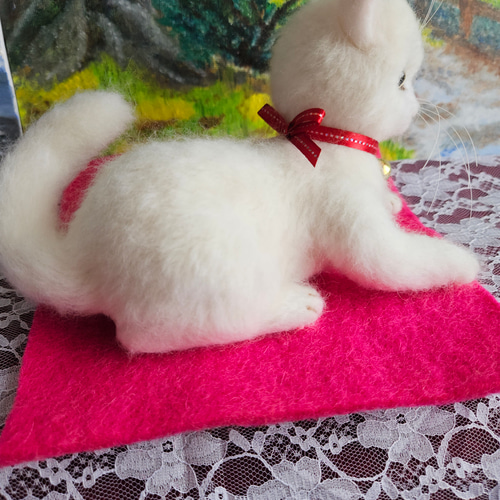 o*a様 【お値下げしました】アーティストベア　作家　羊毛フェルト白ネコちゃん 丸いお顔の白猫ちゃん 羊毛フェルト フジイケ 通販 16106162