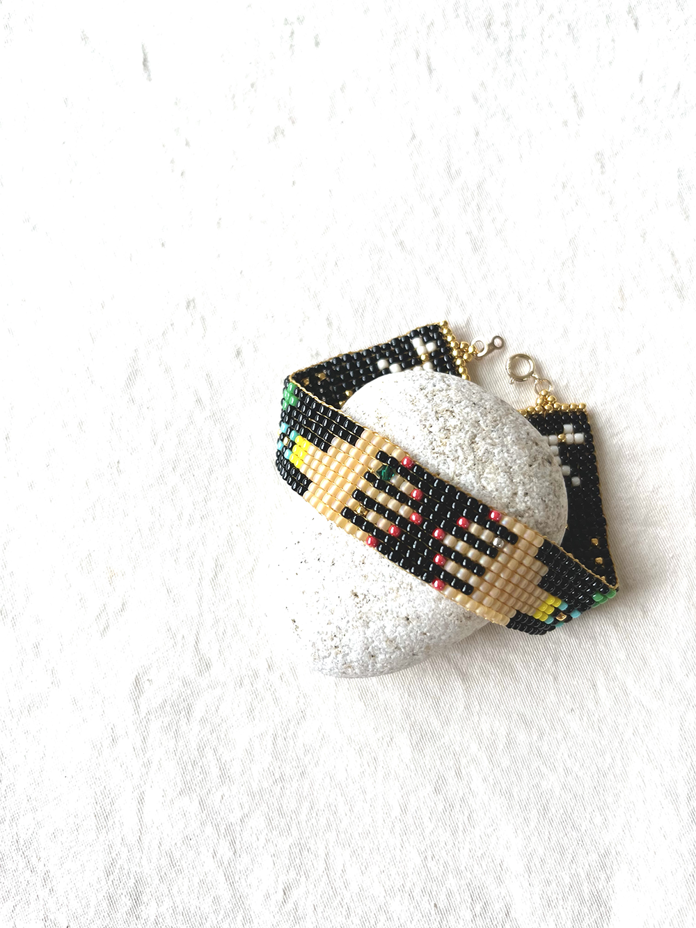 【ビーズ】hands ブレスレット黒 4,400円