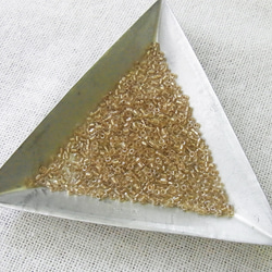 カットビーズ　ライトベージュゴールド×クリア 3枚目の画像