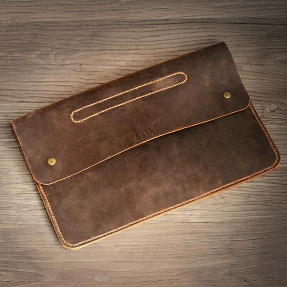 名入れ  タブレット iPad カバー　ケース　イタリアレザー　革　手縫い 2枚目の画像
