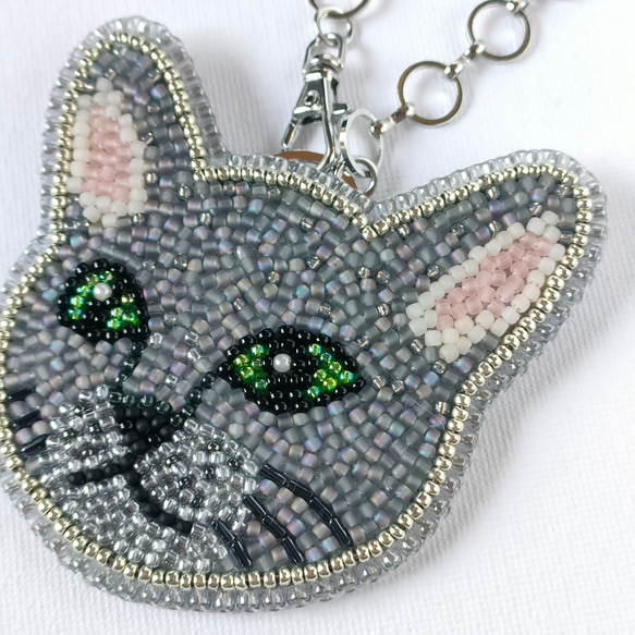 ビーズ刺繍◆猫のバッグチャーム＊ロシアンブルー 2枚目の画像