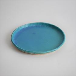 縁がなみなみした丸いプレート大皿(マット/水色/青/トルコブルー/白御影土) 2枚目の画像
