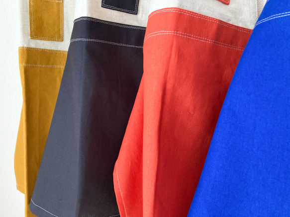 《キッズエプロンと三角巾のセット》1人で着られる｜カフェ風子供エプロン｜4色から選べる｜ 3枚目の画像
