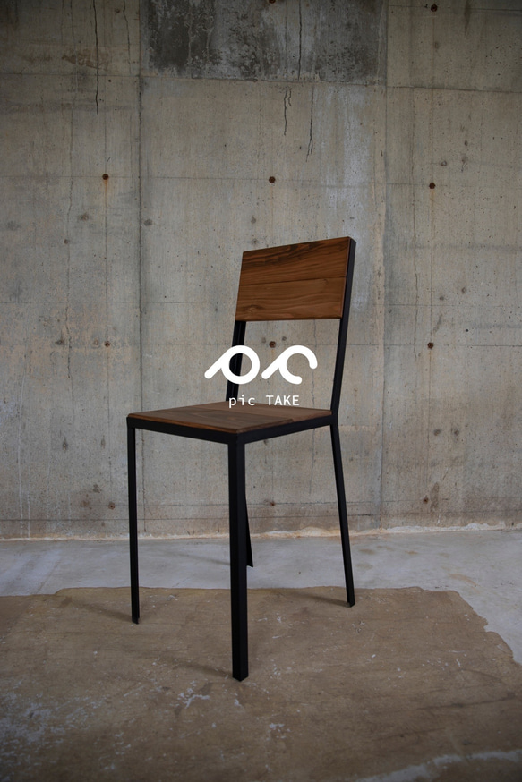 【PT-C02】アイアンと木のシンプルなチェア　ダイニングテーブル・デスク用　鉄脚椅子　無垢材 1枚目の画像