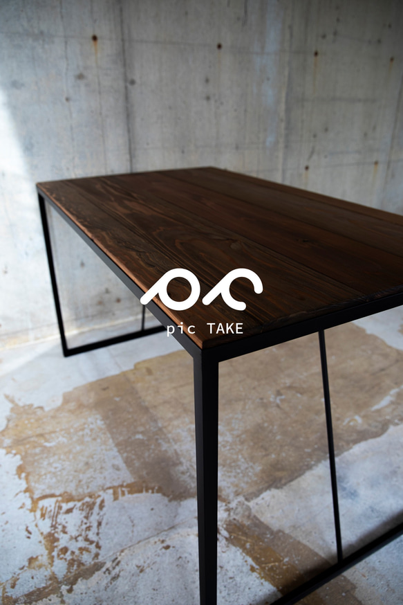 【PT-DT01】アイアンと木のダイニングテーブル　ワークデスク　鉄脚　無垢材 1枚目の画像